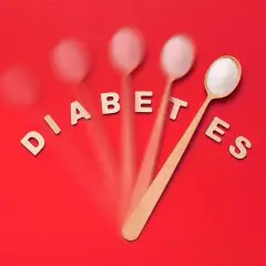 Holzlöffel mit Zucker, die das Wort "DIABETES" bilden. Ein Hinweis auf die Herausforderungen bei schwerbehinderung, diabetes typ 2 und bluthochdruck.